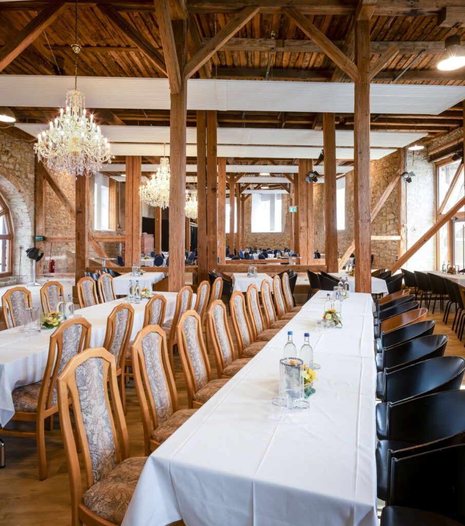 Innenansicht der Festhalle auf der Ordensburg Liebstedt